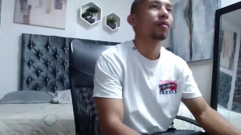 Snapshot of richar_voller chatting on 11-01-25, 11:23 richar_voller online show from 11-01-25, 11:23