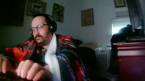 Snapshot of richard11268869 chatting on 01-12-26, 12:43 richard11268869 online show from 01-12-26, 12:43