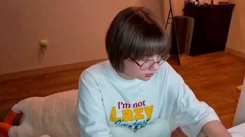 Luna online show from 06-18-26, 06:56