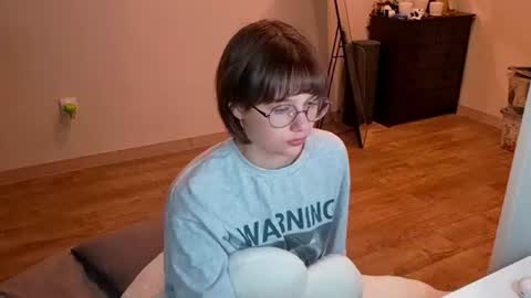Luna online show from 06-24-26, 06:51