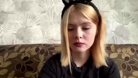 Snapshot of richellearmentrout chatting on 06-24-26, 02:16 jenny online show from 06-24-26, 02:16
