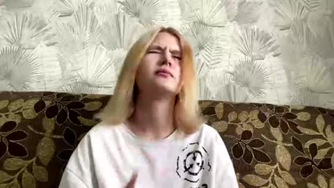 Snapshot of richellearmentrout chatting on 06-25-26, 02:10 jenny online show from 06-25-26, 02:10