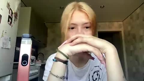 Snapshot of richellearmentrout chatting on 06-26-26, 02:10 jenny online show from 06-26-26, 02:10