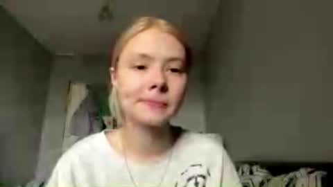 Snapshot of richellearmentrout chatting on 06-29-26, 02:06 jenny online show from 06-29-26, 02:06