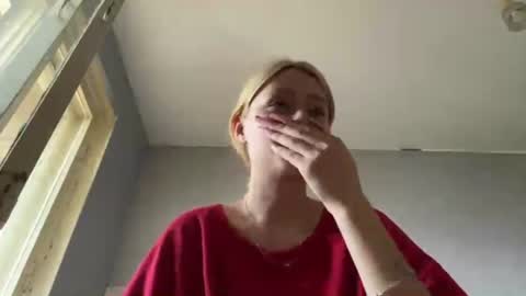 Snapshot of richellearmentrout chatting on 06-30-26, 02:18 jenny online show from 06-30-26, 02:18