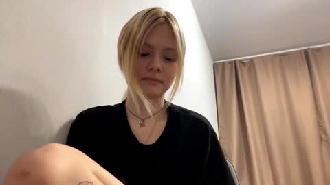 Snapshot of richellearmentrout chatting on 07-27-26, 05:42 jenny online show from 07-27-26, 05:42