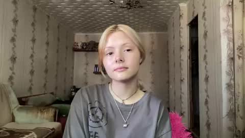 Snapshot of richellearmentrout chatting on 08-02-26, 02:48 jenny online show from 08-02-26, 02:48