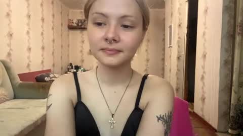 Snapshot of richellearmentrout chatting on 08-06-26, 03:58 jenny online show from 08-06-26, 03:58