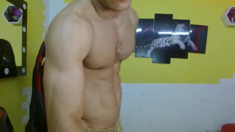 Snapshot of rickcumhot13 chatting on 02-25-25, 06:53 rickcumhot13 online show from 02-25-25, 06:53