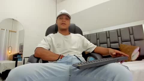 Ricky  online show from 12-01-25, 08:58