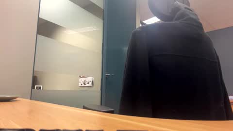 Ricoh7373 exhibitionist cum aussie thickcock online show from 04-07-26, 11:54