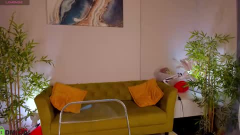 Layla online show from 02-24-26, 09:18