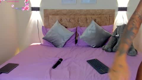 ri ri online show from 11-19-25, 10:43