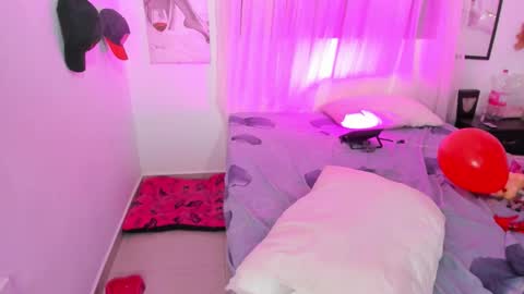 Rihanna hotx online show from 03-02-26, 07:15