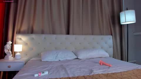 Snapshot of rihanna_walker chatting on 09-18-25, 12:12 rihanna_walker online show from 09-18-25, 12:12