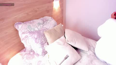 Snapshot of rihannadeep chatting on 02-18-26, 10:00 Sara online show from 02-18-26, 10:00