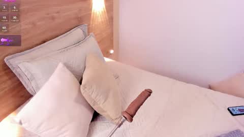 Snapshot of rihannadeep chatting on 02-20-26, 10:05 Sara online show from 02-20-26, 10:05