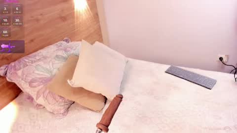 Snapshot of rihannadeep chatting on 03-12-26, 09:59 Sara online show from 03-12-26, 09:59