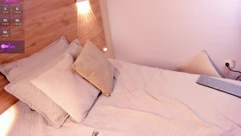 Snapshot of rihannadeep chatting on 03-14-26, 08:42 Sara online show from 03-14-26, 08:42