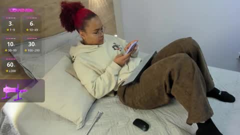 Snapshot of rihannadeep chatting on 03-17-26, 10:07 Sara online show from 03-17-26, 10:07