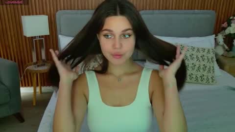 Snapshot of rihannariley chatting on 09-17-25, 05:14 Rihanna online show from 09-17-25, 05:14