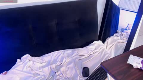 Snapshot of rihonna_hs8 chatting on 09-19-25, 02:29 RIHONNA online show from 09-19-25, 02:29