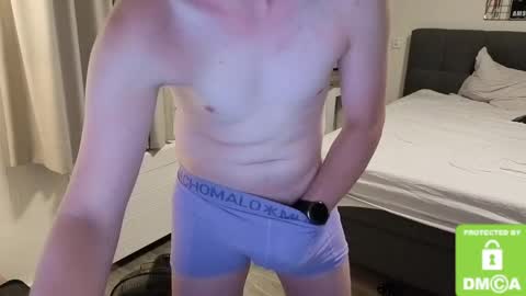 Snapshot of rikwillems chatting on 05-30-26, 09:39 pukwillems online show from 05-30-26, 09:39