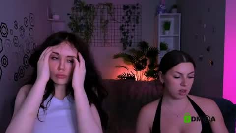 Meow online show from 06-11-26, 12:32