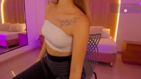 Riley Sierra online show from 06-25-26, 01:04