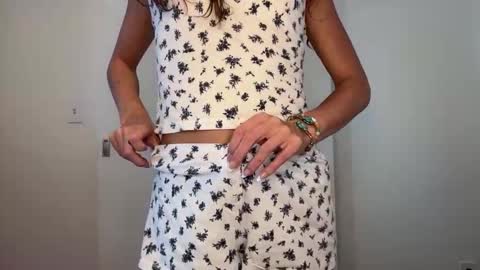 Riley online show from 02-06-26, 06:11