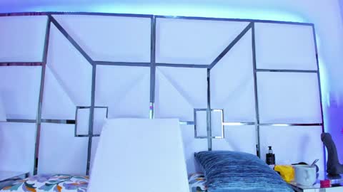 Riley online show from 02-06-25, 02:37