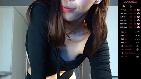 Snapshot of rinaray chatting on 10-22-25, 05:19 Rina online show from 10-22-25, 05:19