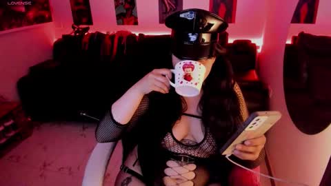 Snapshot of rini_bunny chatting on 10-24-25, 04:42 rini online show from 10-24-25, 04:42