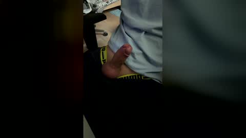 Snapshot of ripostek chatting on 03-19-26, 04:11 ElJames online show from 03-19-26, 04:11