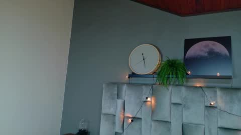 RIRI  online show from 11-29-25, 11:35