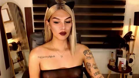 riri online show from 11-17-25, 07:36