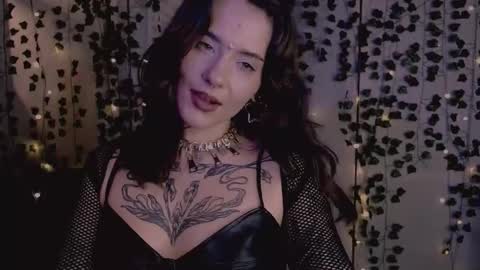 risha_laass online show from 11-28-25, 08:00