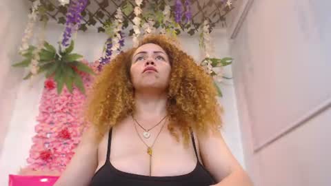 Snapshot of risitos_de_oro_ chatting on 06-16-26, 06:43 Risitos De Oro online show from 06-16-26, 06:43