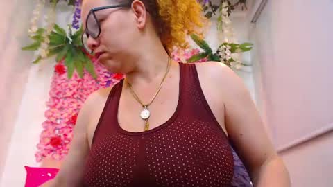 Snapshot of risitos_de_oro_ chatting on 06-29-26, 10:15 Risitos De Oro online show from 06-29-26, 10:15