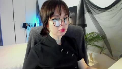 Snapshot of risosweet chatting on 06-02-26, 08:44 Alice online show from 06-02-26, 08:44