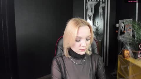 Snapshot of rita_sun_ chatting on 10-27-25, 10:30 Rita 3 online show from 10-27-25, 10:30