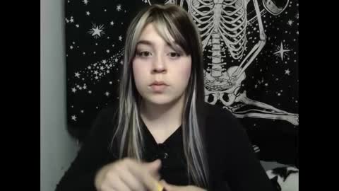 PeachSalinger online show from 09-25-25, 02:59