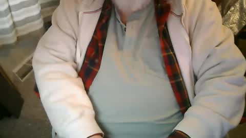 Snapshot of rndmronnie chatting on 02-06-26, 09:07 Ron Rodan online show from 02-06-26, 09:07