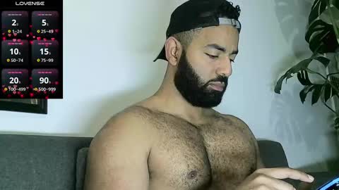 Snapshot of roa32sebas chatting on 09-25-25, 03:27 SebasRoa online show from 09-25-25, 03:27