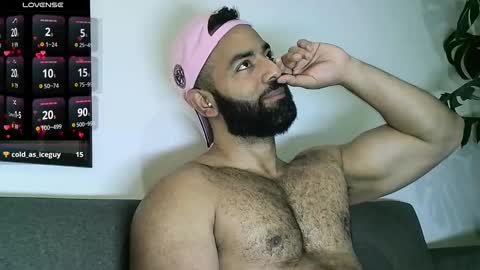 Snapshot of roa32sebas chatting on 10-09-25, 05:44 SebasRoa online show from 10-09-25, 05:44