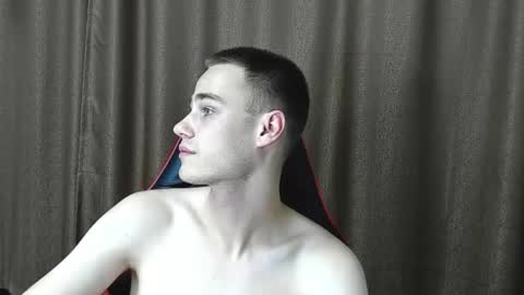 Snapshot of robert10211 chatting on 10-06-25, 08:17 robert10211 online show from 10-06-25, 08:17