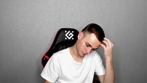 Snapshot of robert10211 chatting on 11-06-25, 03:24 robert10211 online show from 11-06-25, 03:24