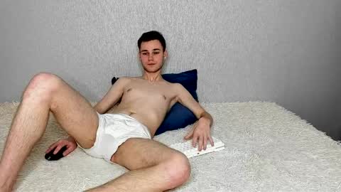 robert10211 online show from 04-01-26, 01:41