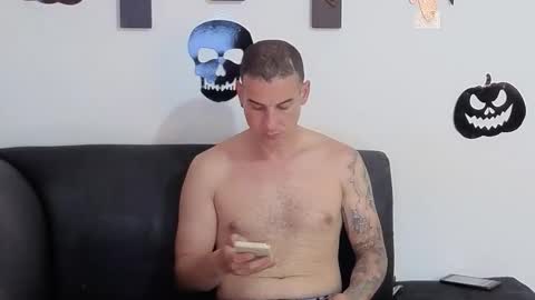 Robert and Kloe online show from 10-22-25, 04:29