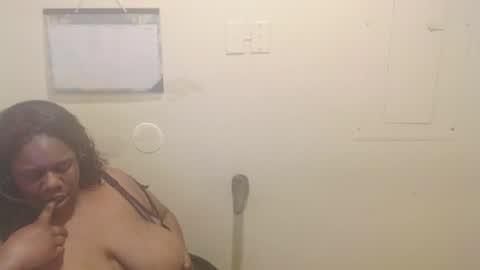 Snapshot of robertswhitney52 chatting on 10-03-25, 02:14 robertswhitney52 online show from 10-03-25, 02:14